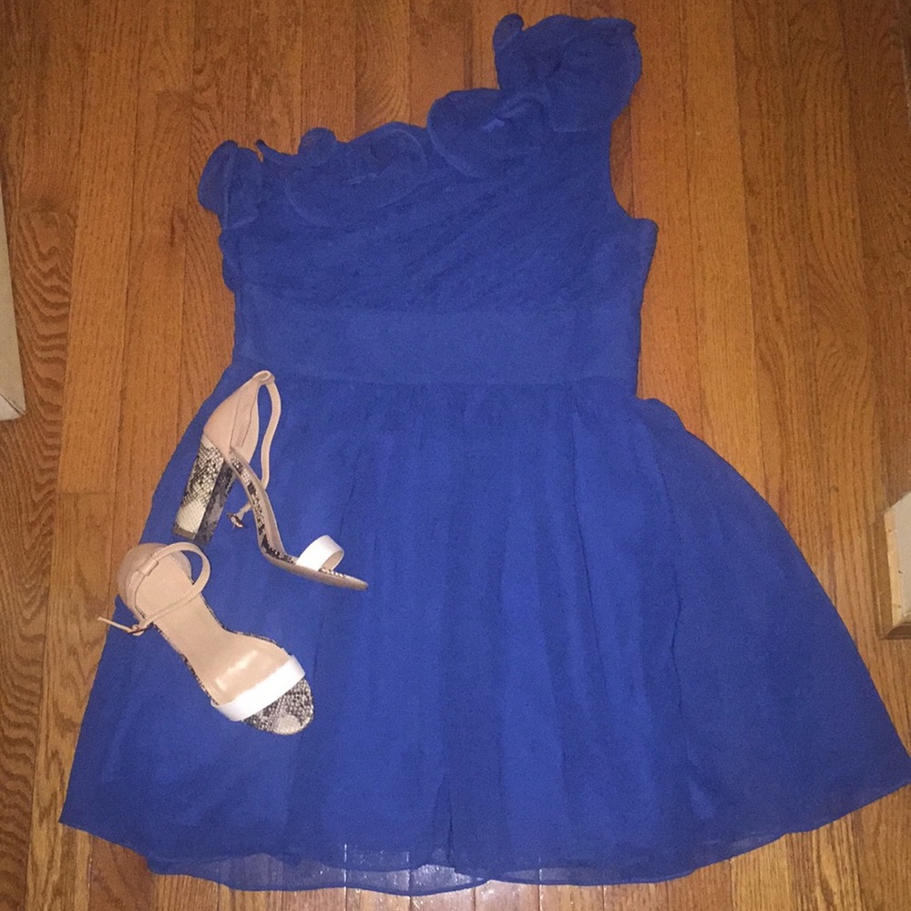 Jessica Simpson one shoulder dress